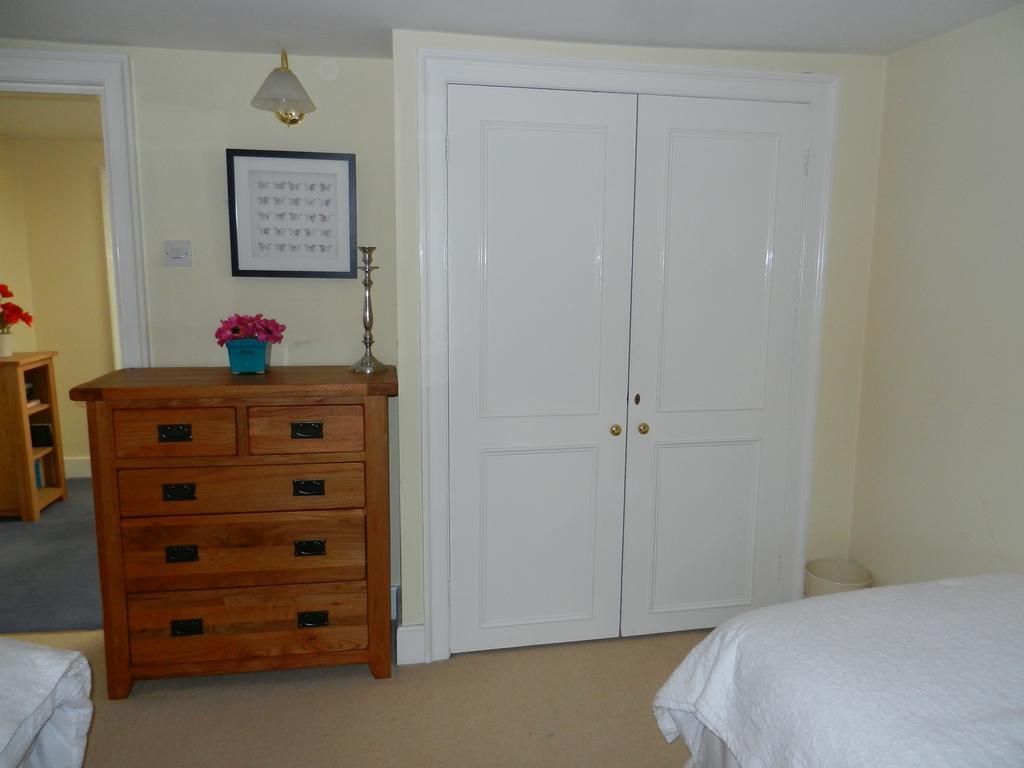 18 The Circus Apartment Bath Room photo